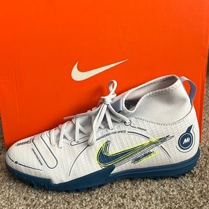 Nike Jr Superfly 8 Academy Soccer Cleats